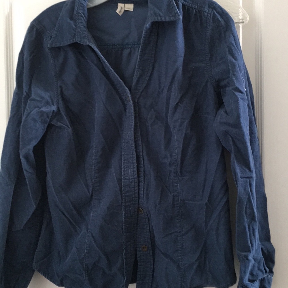 FINAL MARKDOWN LADIES St. John’s bay pinwale corduroy blouse med